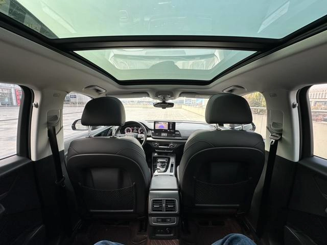 Audi Q5L 2022 40T Deluxe Dynamic interior photo 11
