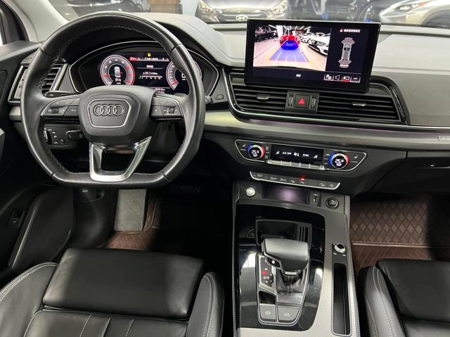 Audi Q5L 2022 40T Deluxe Dynamic interior photo 13