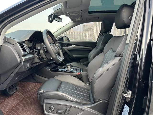 Audi Q5L 2022 40T Deluxe Dynamic interior photo 16