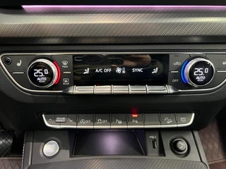 Audi Q5L 2022 40T Deluxe Dynamic interior photo 19