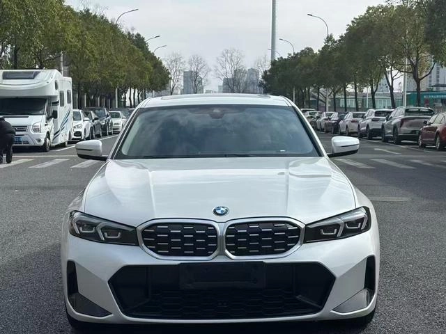 BMW 3 Series 2023 325Li M Sports suit exterior photo 2
