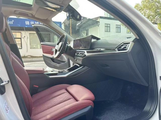 BMW 3 Series 2023 325Li M Sports suit interior photo 6