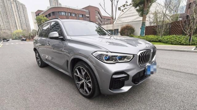 BMW X5 2022 Mise à jour xDrive 40Li Type de luxe M Ensemble de sport extérieur photo 3