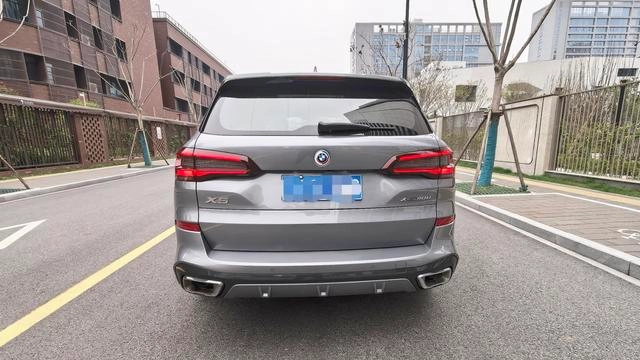 BMW X5 2022 Mise à jour xDrive 40Li Type de luxe M Ensemble de sport extérieur photo 7