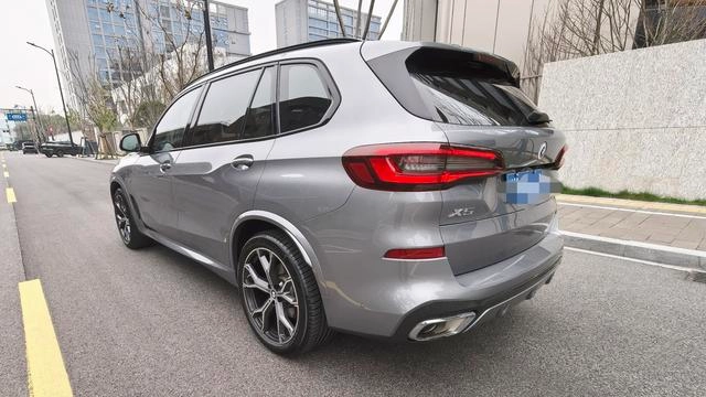 BMW X5 2022 Mise à jour xDrive 40Li Type de luxe M Ensemble de sport extérieur photo 8