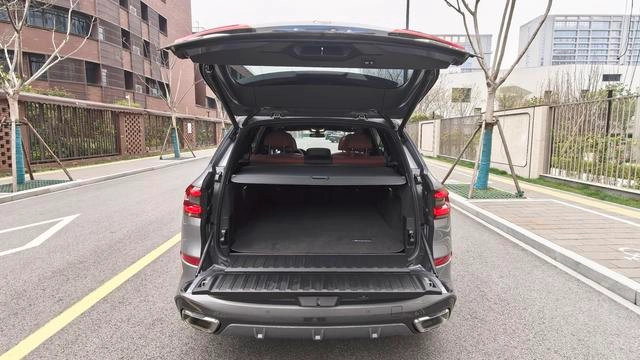 BMW X5 2022 Mise à jour xDrive 40Li Type de luxe M Ensemble de sport extérieur photo 9