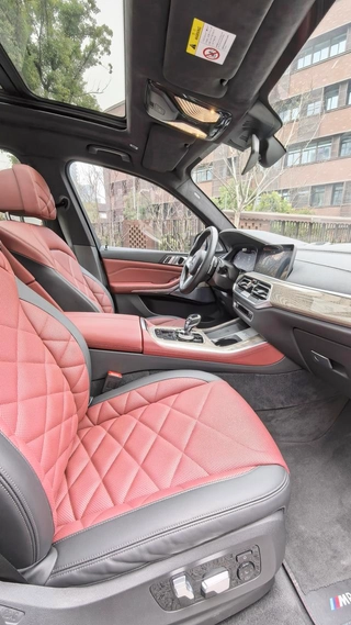 BMW X5 2022 Mise à jour xDrive 40Li Type de luxe M Ensemble de sport intérieur photo 13
