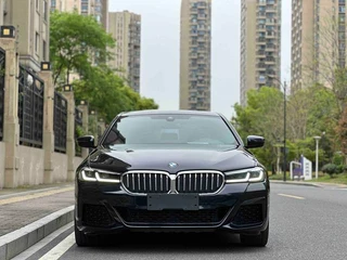 BMW 5 Series 2022 530Li Leader M Ensemble de sport extérieur photo 2