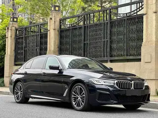 BMW 5 Series 2022 530Li Leader M Ensemble de sport extérieur photo 3