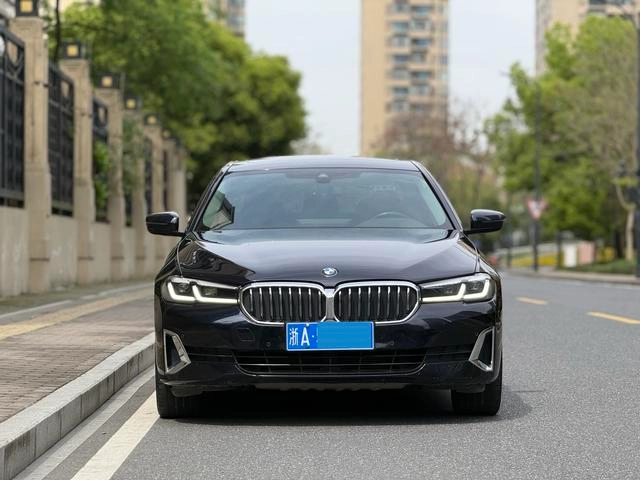 BMW 5 Series 2021 525Li Luxury Set exterior photo 2