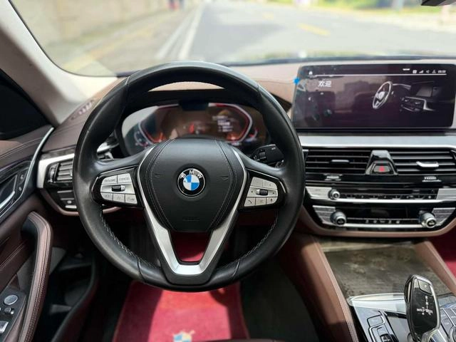 BMW 5 Series 2021 525Li Luxury Set exterior photo 6