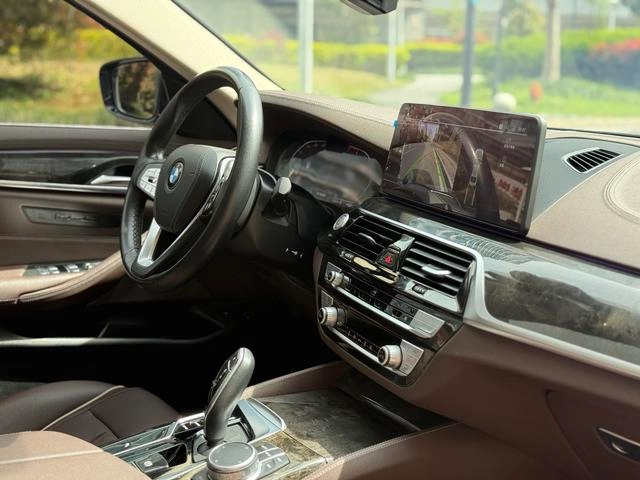 BMW 5 Series 2021 525Li Luxury Set exterior photo 9