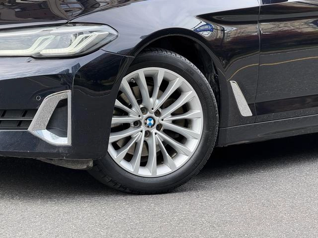 BMW 5 Series 2021 525Li Luxury Set interior photo 11