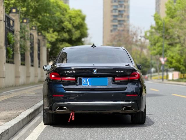 BMW 5 Series 2021 525Li Luxury Set interior photo 16