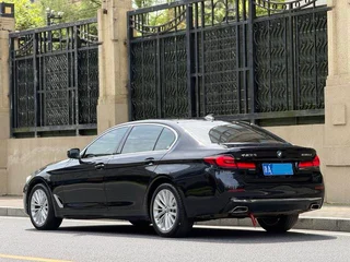 BMW 5 Series 2021 525Li Luxury Set interior photo 17