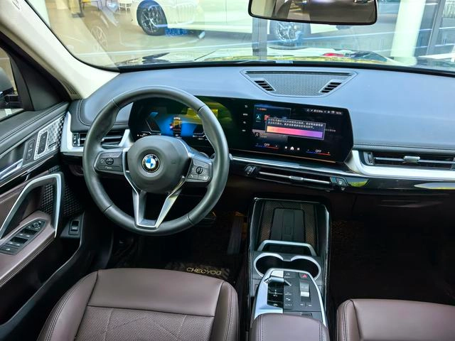 BMW X1 2023 sDrive25Li X Набор дизайна интерьер фото 13