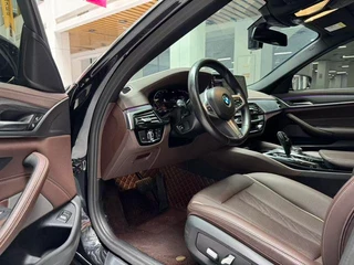 BMW 5 Series 2022 Mise à jour 530Li Leader M Ensemble de sport extérieur photo 9