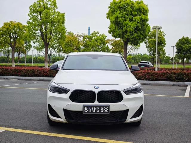 BMW X2 2022 sDrive25i M Спортивный костюм экстерьер фото 2