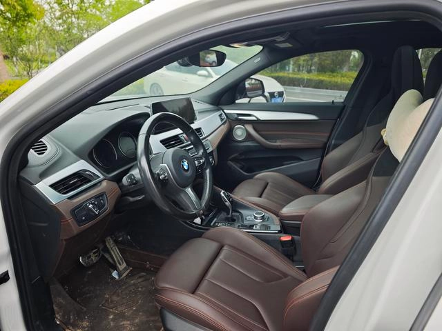 BMW X2 2022 sDrive25i M Спортивный костюм экстерьер фото 8