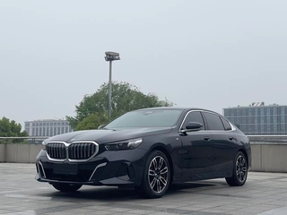 BMW 5 Series 2024 530Li Leader M Ensemble de sport