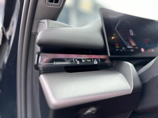 BMW 5 Series 2024 530Li Leading Type M Sports suit interior photo 11