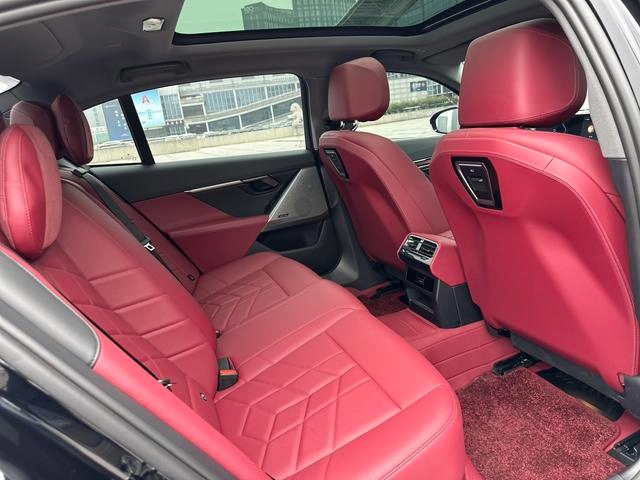 BMW 5 Series 2024 530Li Leading Type M Sports suit interior photo 18