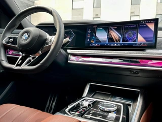 BMW 7 Series 2023 740Li Tipo de lujo M Conjunto deportivo exterior foto 4