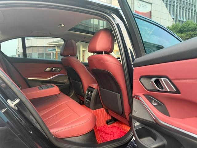 BMW 3 Series 2022 325i M Set de nuit de sport intérieur photo 12