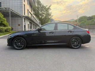 BMW 3 Series 2022 325i M Set de nuit de sport intérieur photo 15