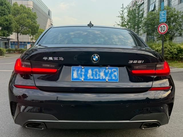 BMW 3 Series 2022 325i M Set de nuit de sport intérieur photo 17