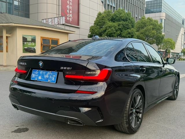 BMW 3 Series 2022 325i M Set de nuit de sport intérieur photo 18