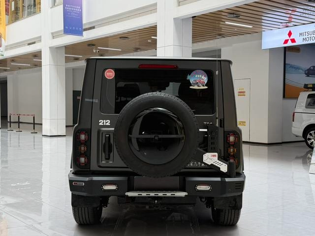212 T01 2024 2.0T Explorer exterior photo 5