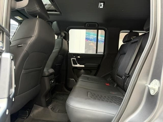 212 T01 2024 2.0T Explorer interior photo 16