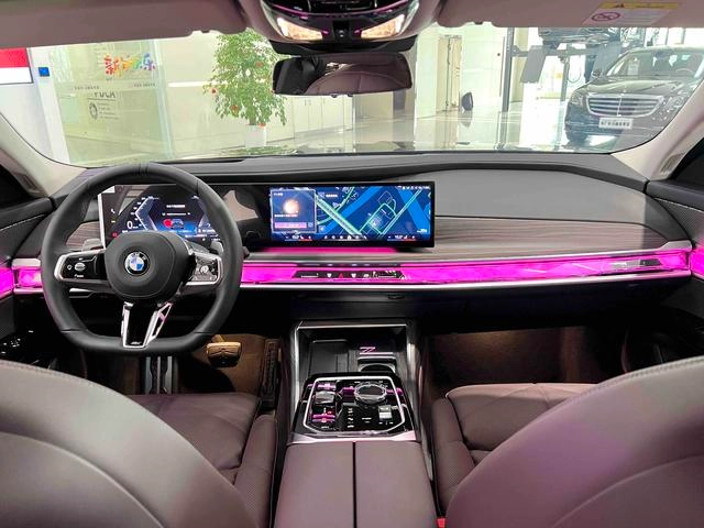 BMW 7 Series 2023 740Li Leading Type M Sports suit interior photo 6