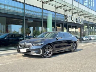 BMW 5 Series 2024 530Li Лидирующий Роскошный набор