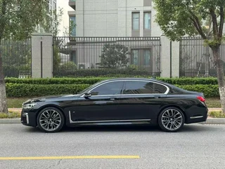 BMW 7 Series 2021 740Li Leading Type M Sports suit exterior photo 3