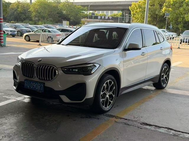 BMW X1 2021 sDrive25Li Líder exterior foto 1 BMW X1 2021 sDrive25Li Líder exterior foto 1