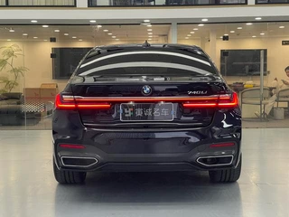 BMW 7 Series 2021 740Li Leading Type M Sports suit exterior photo 5