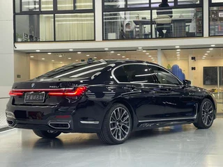 BMW 7 Series 2021 740Li Leading Type M Sports suit exterior photo 6