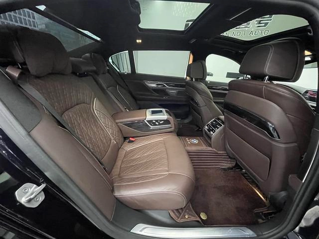 BMW 7 Series 2021 740Li Leading Type M Sports suit interior photo 18