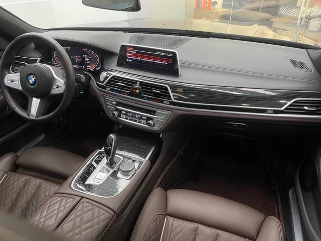 BMW 7 Series 2021 740Li Leading Type M Sports suit interior photo 19