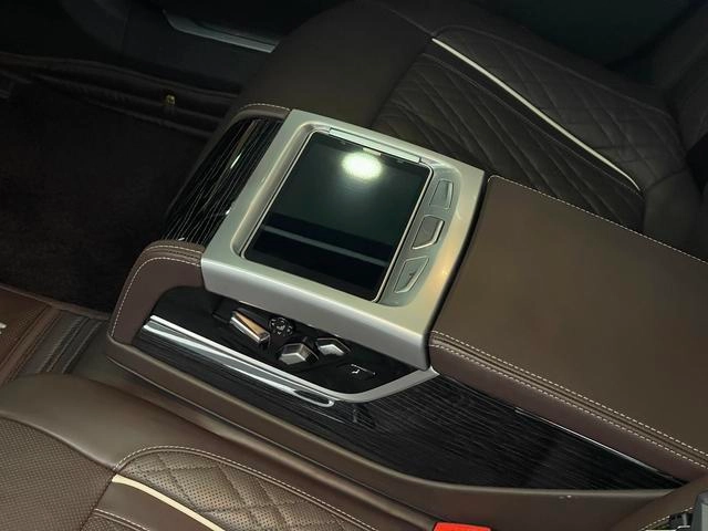 BMW 7 Series 2021 740Li Leading Type M Sports suit interior photo 20