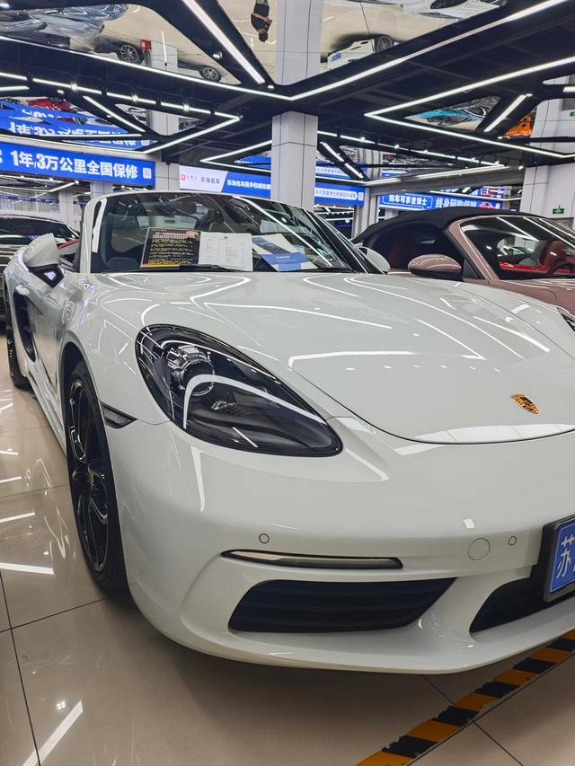 Porsche 718 2023 Boxster Style Edition 2.0T interior photo 8 Porsche 718 2023 Boxster Style Edition 2.0T interior photo 8