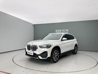 BMW X1 2022 sDrive25Li Лидирующий экстерьер фото 1