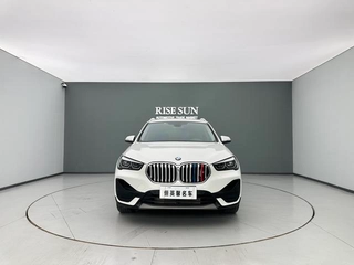 BMW X1 2022 sDrive25Li Лидирующий экстерьер фото 2