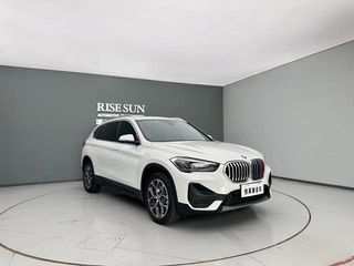 BMW X1 2022 sDrive25Li Лидирующий экстерьер фото 3
