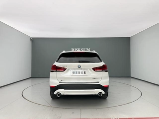 BMW X1 2022 sDrive25Li Лидирующий интерьер фото 8