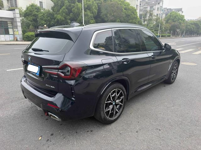 BMW X3 2022 Mise à jour xDrive25i M Ensemble de sport extérieur photo 5