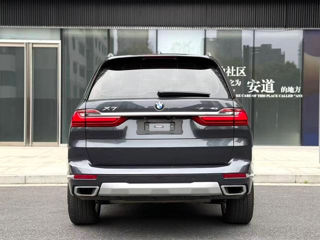 BMW X7 2022 xDrive40i Leading Luxury Set exterior photo 4