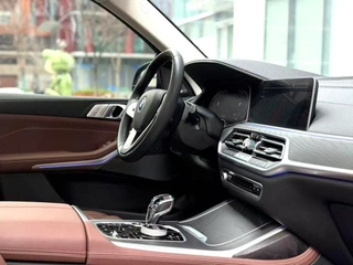 BMW X7 2022 xDrive40i Leading Luxury Set interior photo 8
